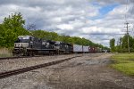 NS 4100 leads a freight west on the Detroit District